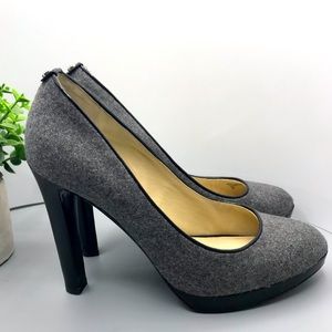 Michael Kors Pump gray textile leather sole size 9